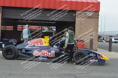 media/Dec-04-2022-Speed Ventures (Sun) [[8622a4227b]]/Around the Pits/